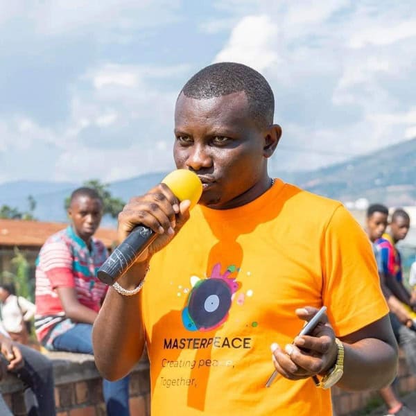 Nzoyisenga Fikiri Miti